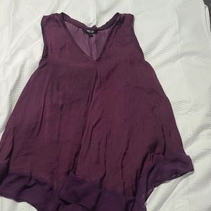 Vera Wang Large Plum Flowy tank top